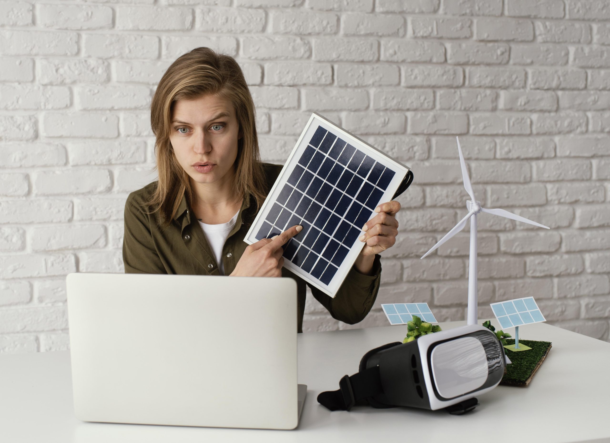 Solar Charging vs. Traditional Charging: Which is Better?